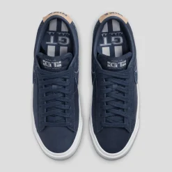 NIKE SB 