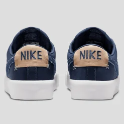 NIKE SB 