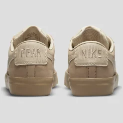 NIKE SB 